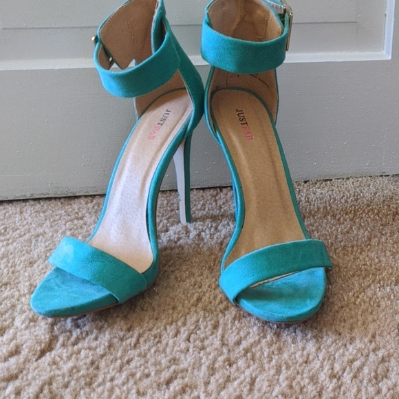 JustFab Shoes - Just Fab Teal High Heels 👠. 😍